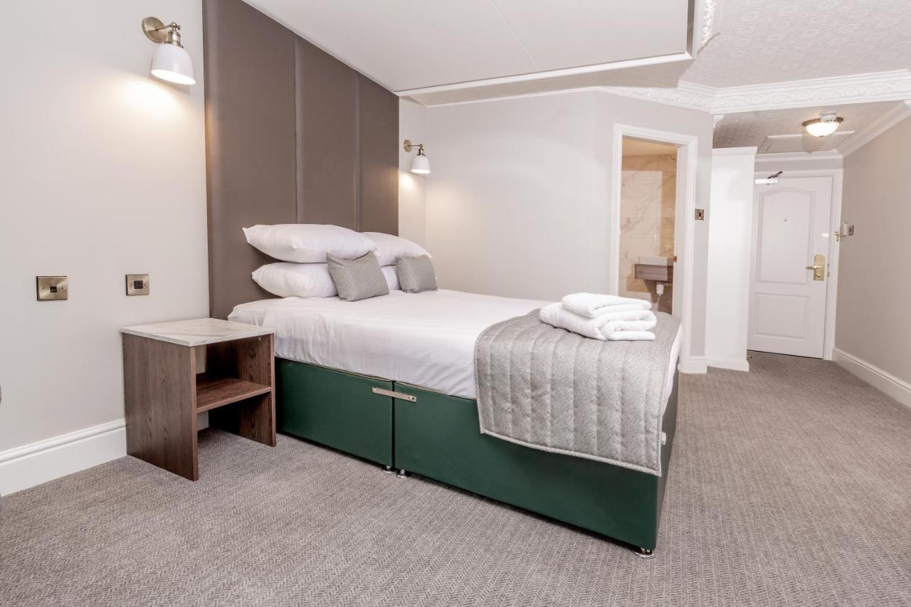 Bredbury Hall Hotel 스톡포트 외부 사진