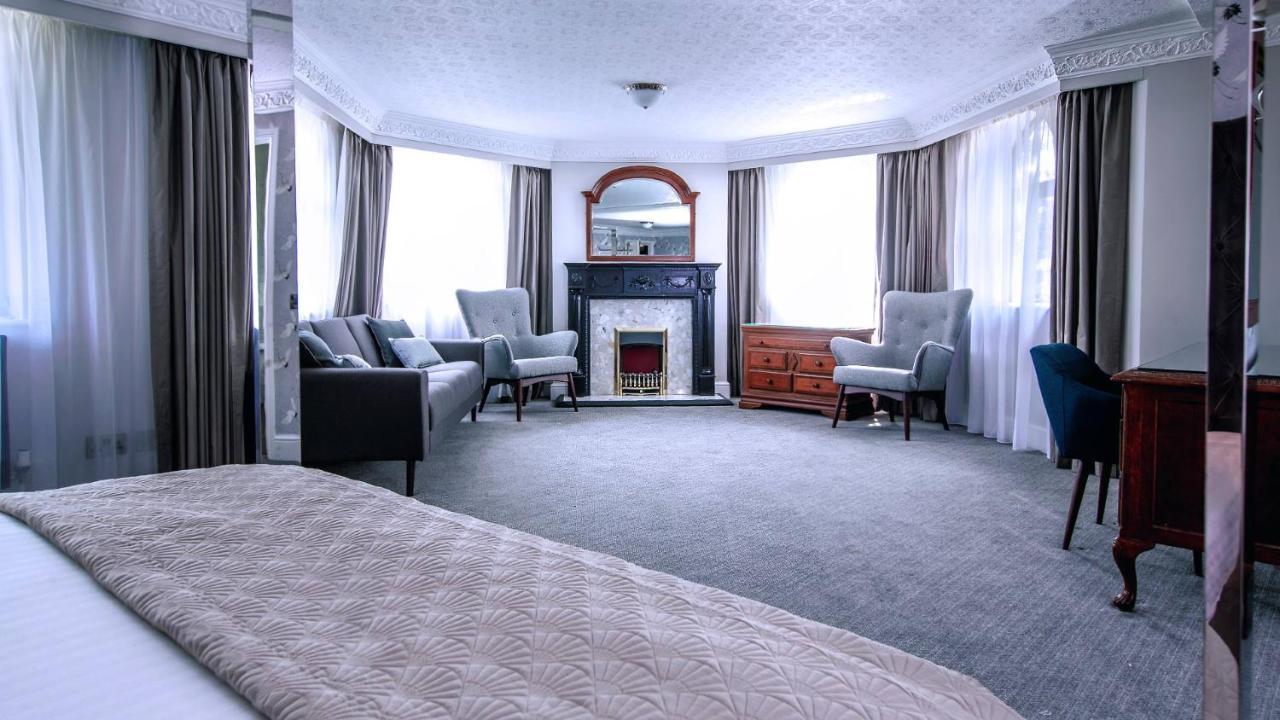 Bredbury Hall Hotel 스톡포트 외부 사진