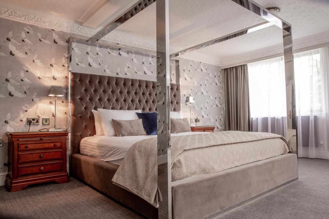 Bredbury Hall Hotel 스톡포트 외부 사진