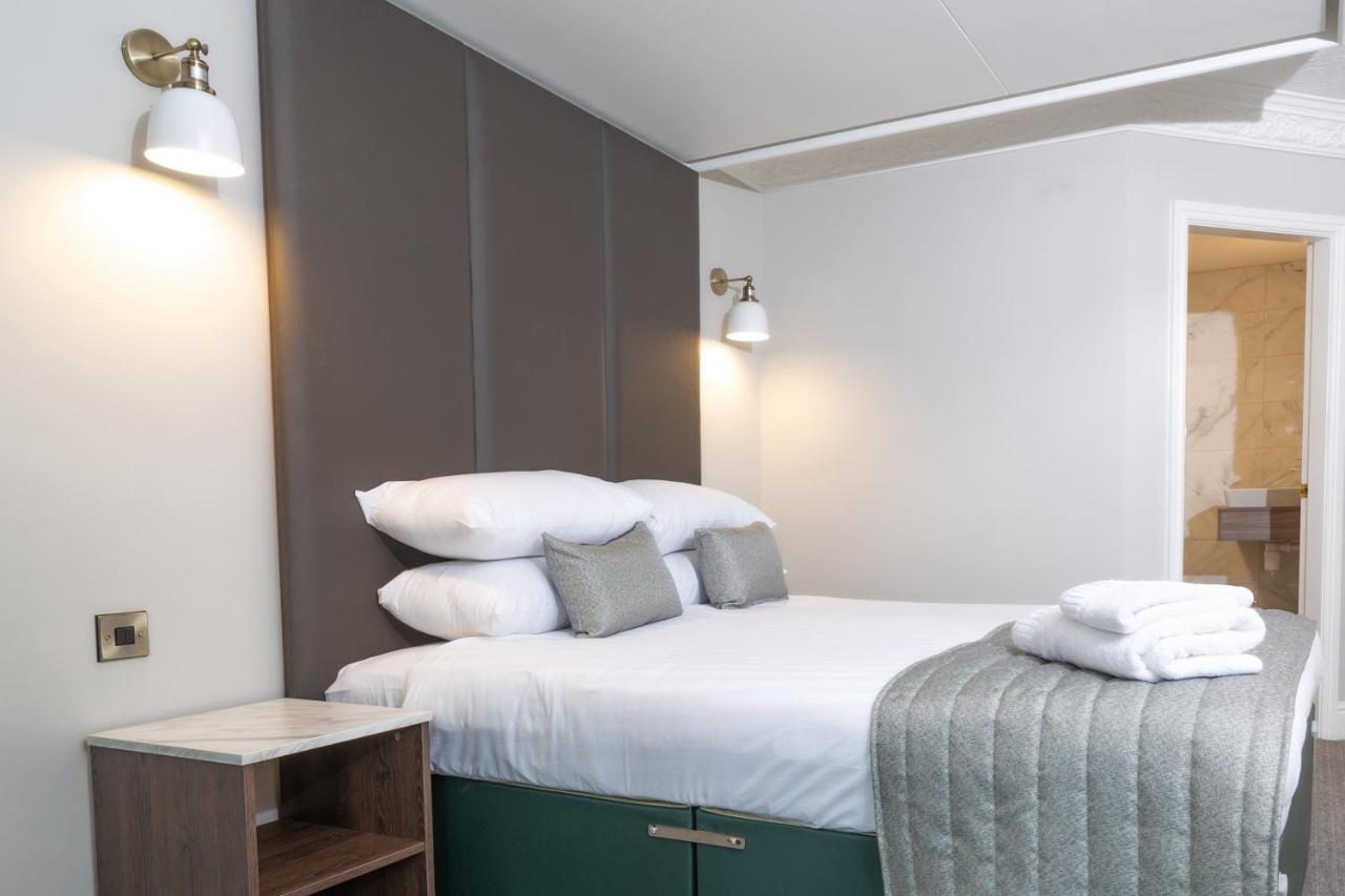 Bredbury Hall Hotel 스톡포트 외부 사진