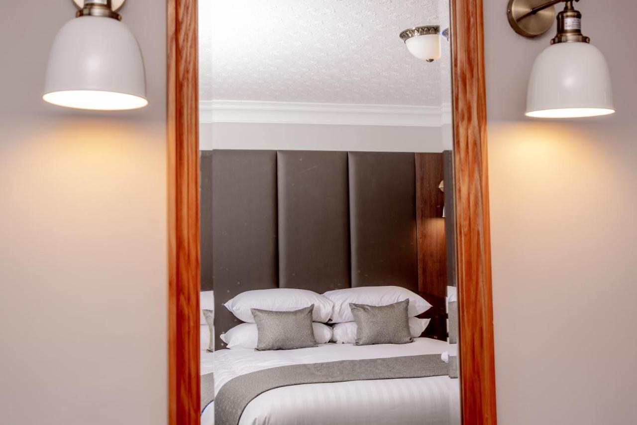 Bredbury Hall Hotel 스톡포트 외부 사진