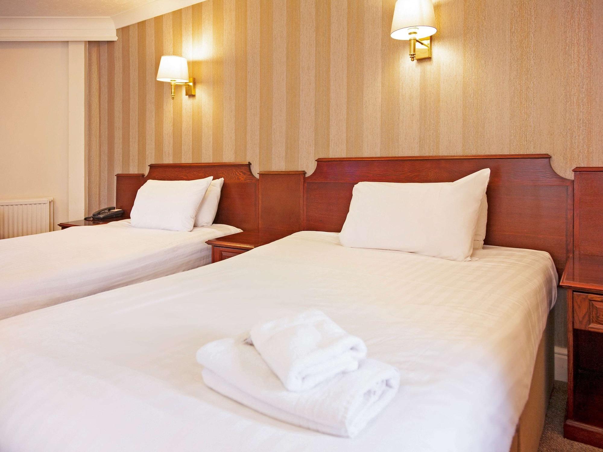Bredbury Hall Hotel 스톡포트 외부 사진