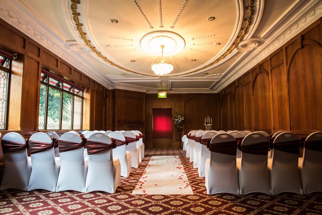 Bredbury Hall Hotel 스톡포트 외부 사진