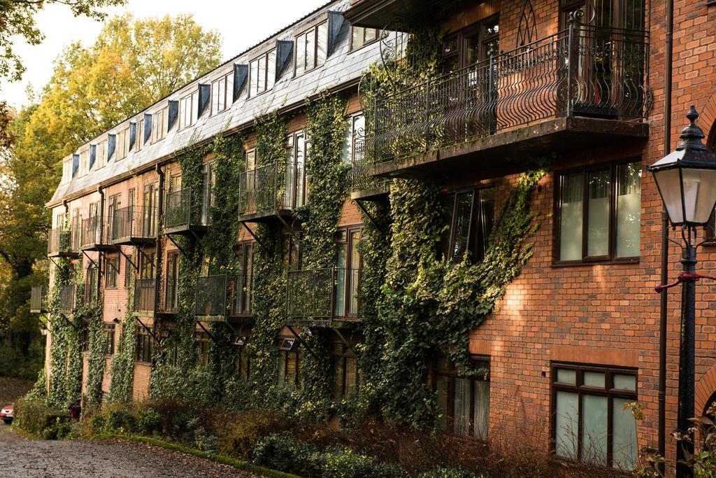 Bredbury Hall Hotel 스톡포트 외부 사진