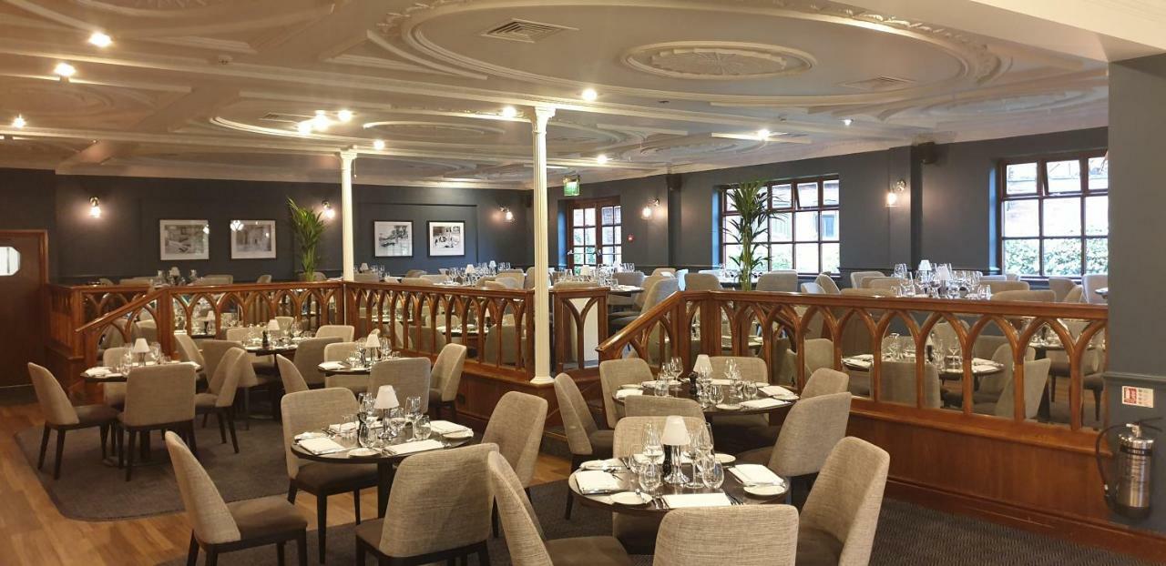 Bredbury Hall Hotel 스톡포트 외부 사진